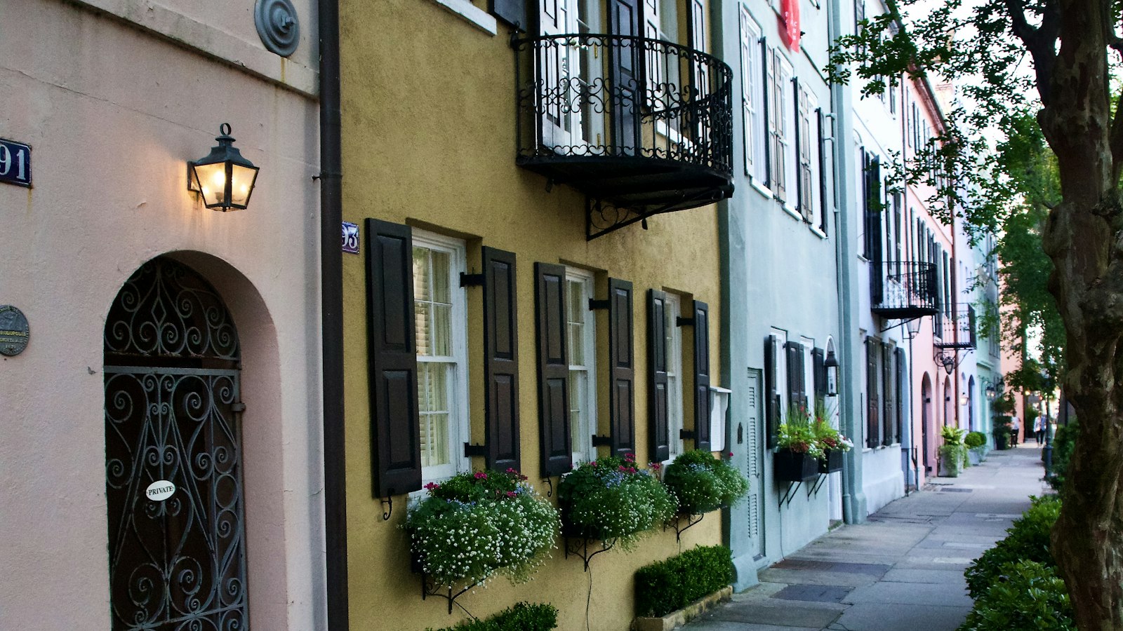 Rainbow Row historic houses in Charleston, South Carolina